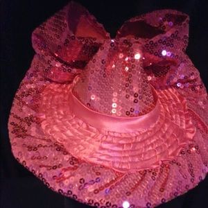 A hand crafted facinator